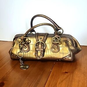 COPY - Nine west Y2K shoulder bag gold with heart charm gold hardware